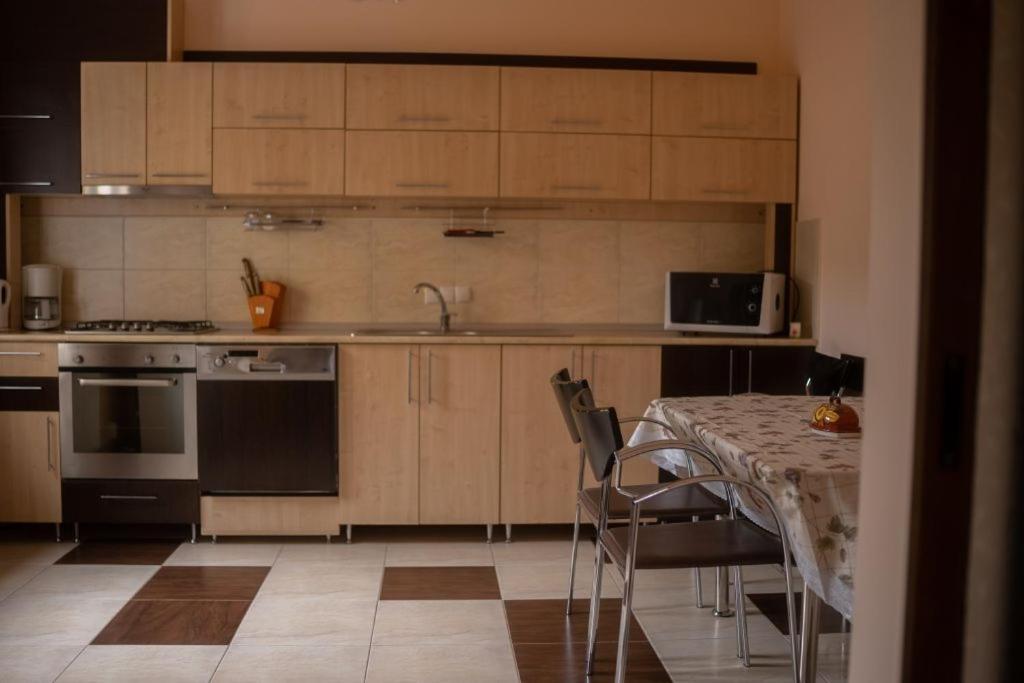 Casa Ramona Lägenhet Turda Exteriör bild